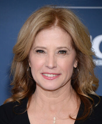 Nancy Travis