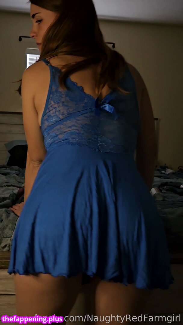 naughtyredfarmgirl