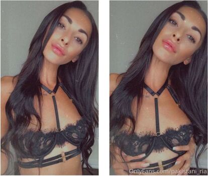 Pakistani_Ria