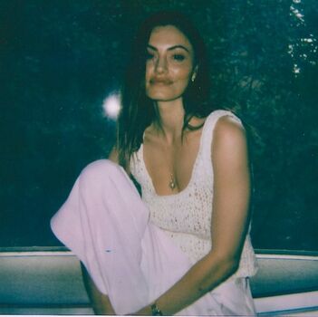 Phoebe Tonkin