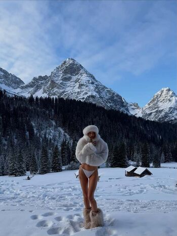 Rosie Huntington-Whiteley