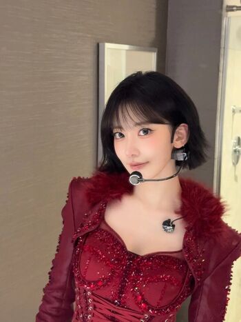 Sakura Miyawaki 宮脇 咲良