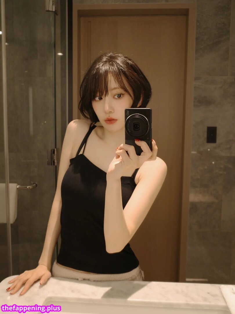 Sakura Miyawaki 宮脇 咲良