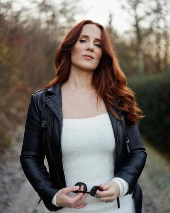 Simone Simons