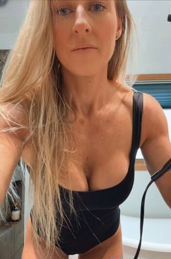 Skinny Homemade Milf