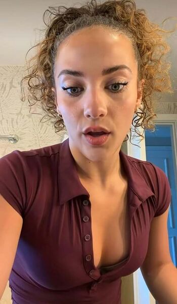 Sofie Dossi