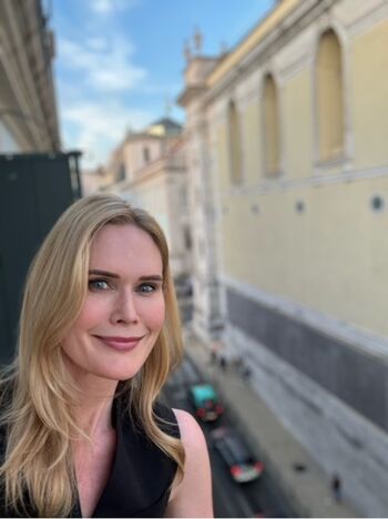 Stephanie March