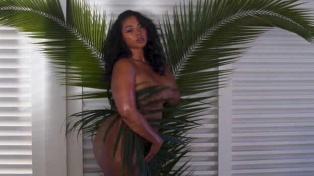 Tabria Majors