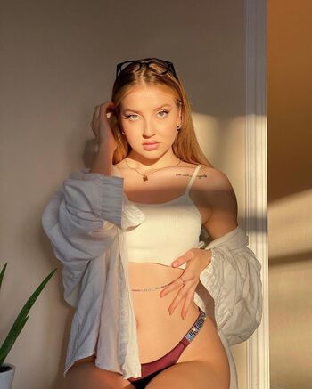 The Victoria's Secret Shine/Sparkle Strap Bra, Thong, and Lingerie Thread!