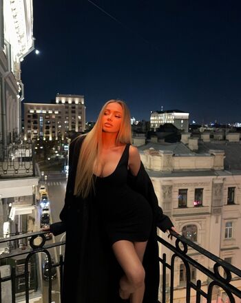 Valya Karnaval