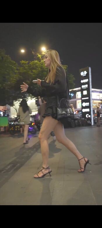 Voyeur Asian Pissing Toilet &Amp; Upskirts Only