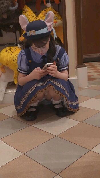 Voyeur Asian Pissing Toilet &Amp; Upskirts Only