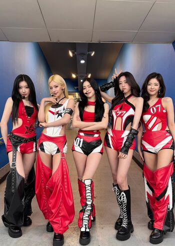 Yeji - ITZY (예지, Hwang Ye-ji)