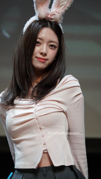 Yuna - ITZY (유나, Shin Yu Na)